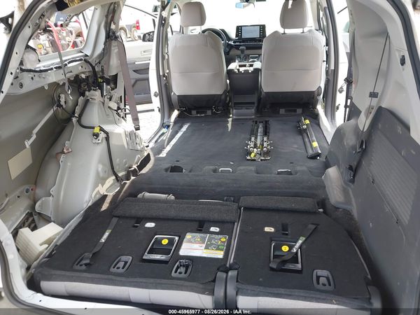 2024 TOYOTA SIENNA LE
