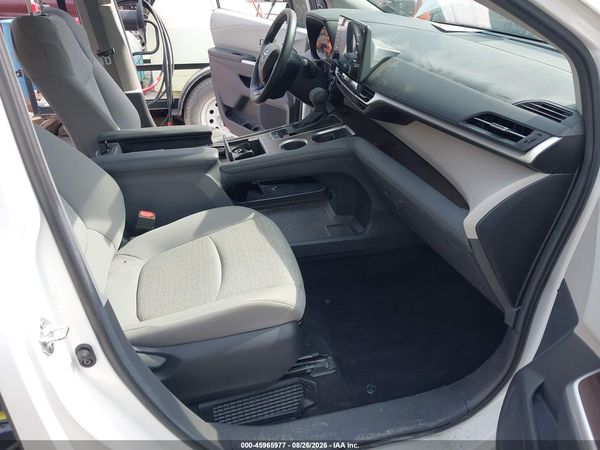 2024 TOYOTA SIENNA LE