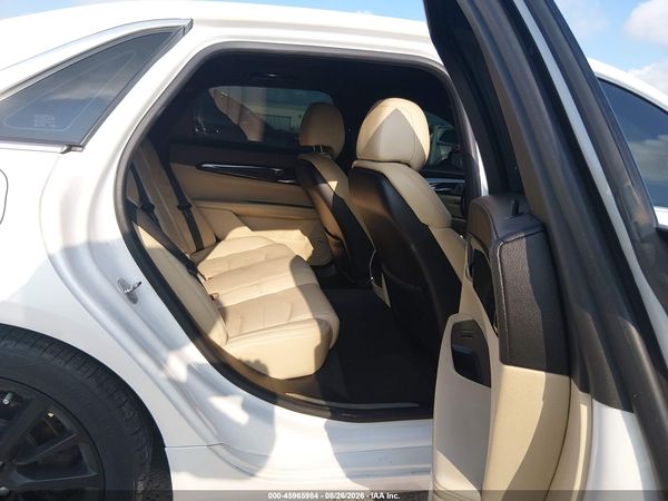 2019 CADILLAC CT6 LUXURY — I8