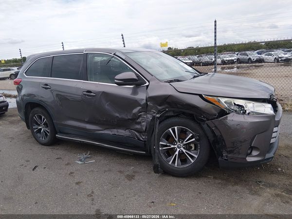 2019 TOYOTA HIGHLANDER LE