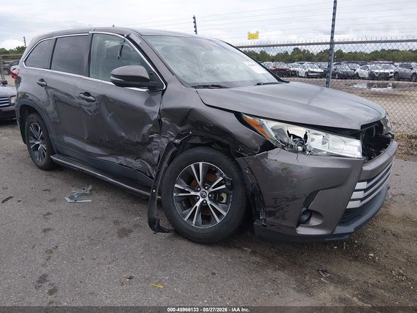 2019 TOYOTA HIGHLANDER LE