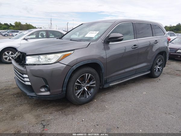 2019 TOYOTA HIGHLANDER LE