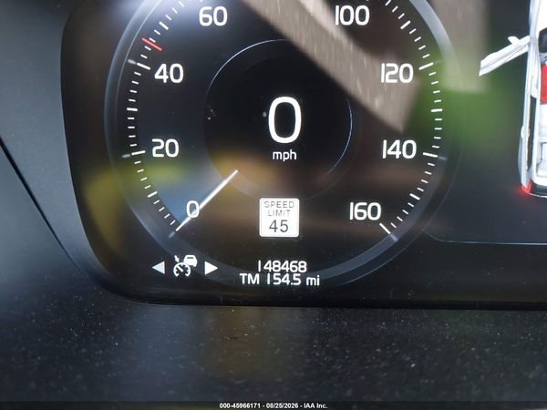 2018 VOLVO XC90 T6 MOMENTUM