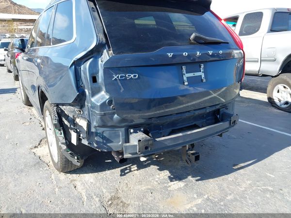 2018 VOLVO XC90 T6 MOMENTUM