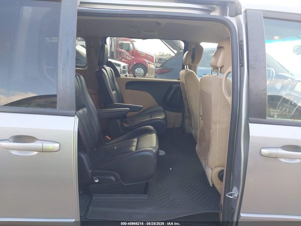2016 DODGE GRAND CARAVAN SE — I8
