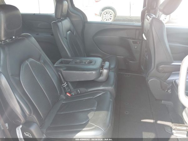 2020 CHRYSLER PACIFICA — I8