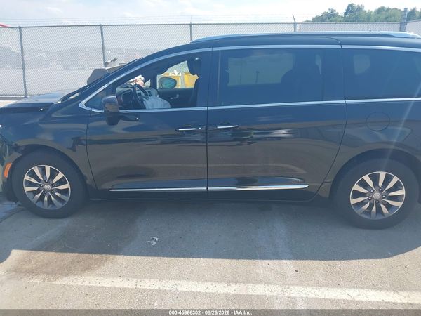 2020 CHRYSLER PACIFICA — I117