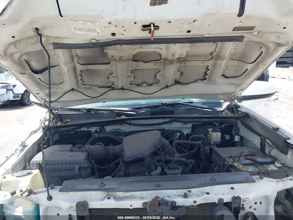 2016 TOYOTA TACOMA SR