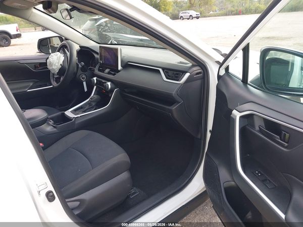 2024 TOYOTA RAV4 LE — I5