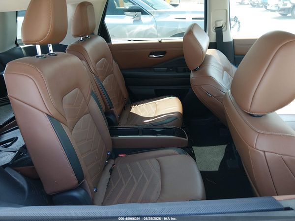 2022 NISSAN PATHFINDER PLATINUM 2WD — I8