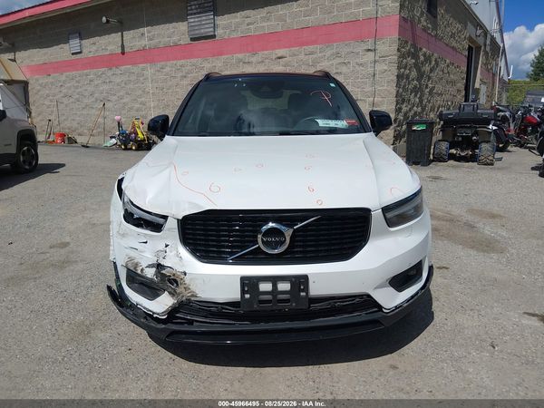 2021 VOLVO XC40 T5 R-DESIGN