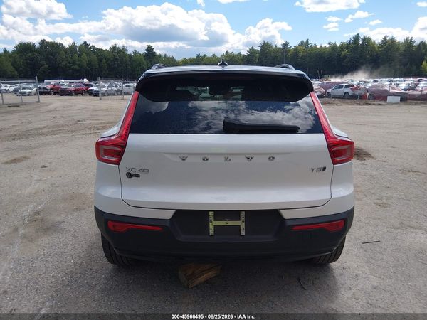 2021 VOLVO XC40 T5 R-DESIGN