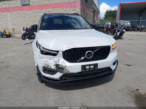 2021 VOLVO XC40 T5 R-DESIGN