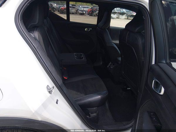 2021 VOLVO XC40 T5 R-DESIGN