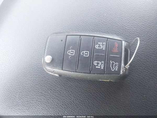2016 KIA SEDONA LX