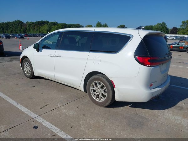 2023 CHRYSLER PACIFICA TOURING L — I3