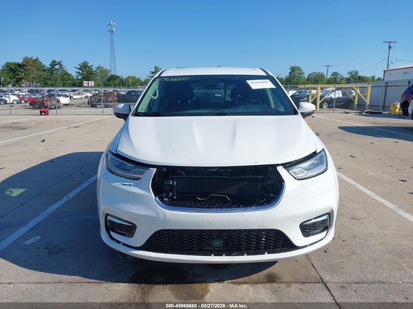 2023 CHRYSLER PACIFICA TOURING L — I115