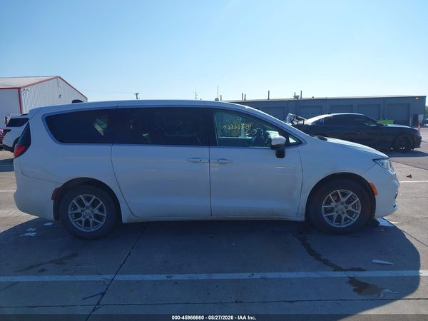 2023 CHRYSLER PACIFICA TOURING L — I116
