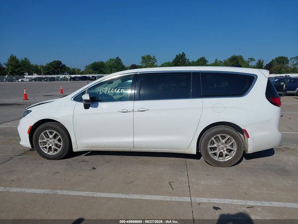 2023 CHRYSLER PACIFICA TOURING L — I117