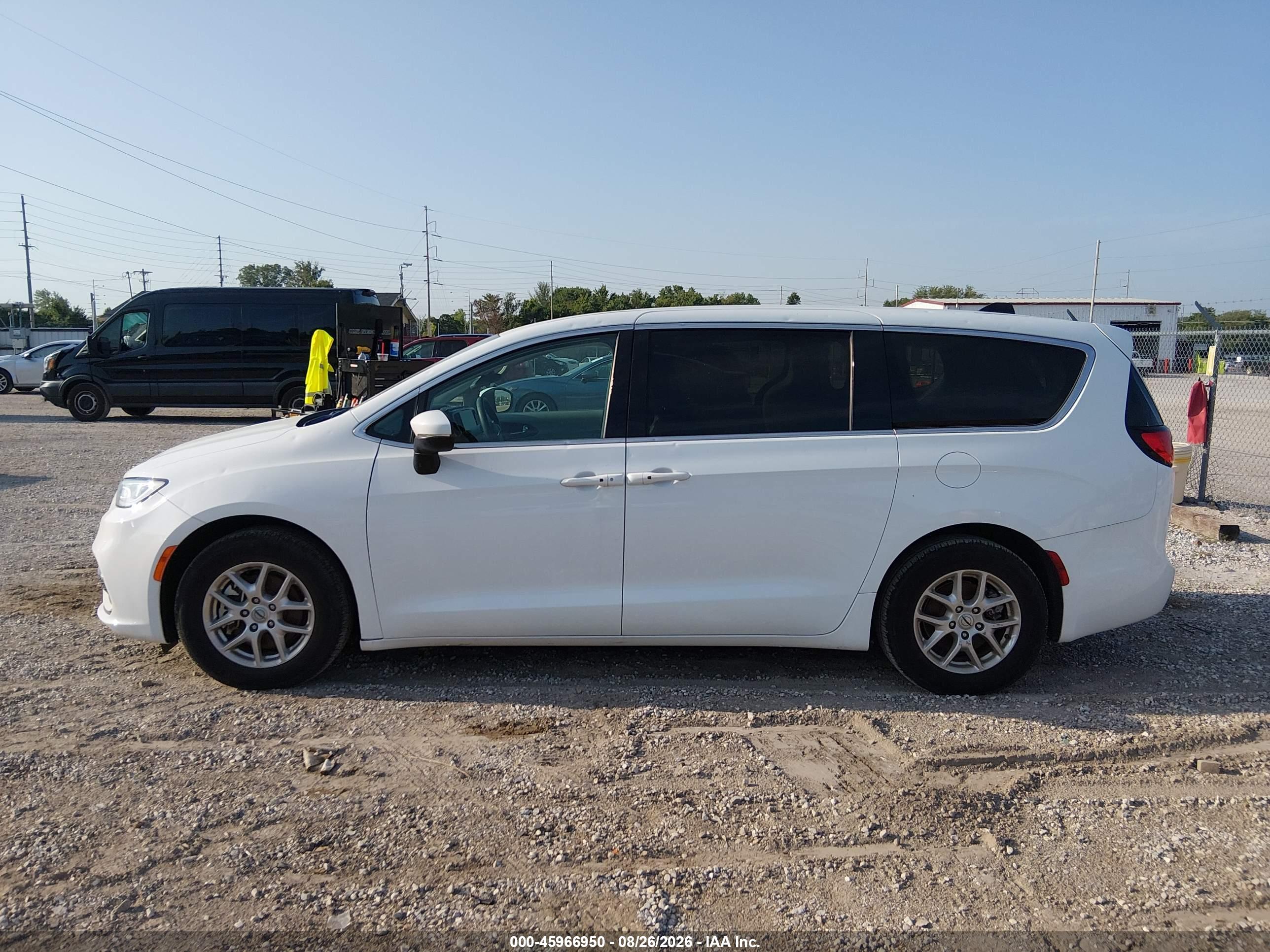 2023 CHRYSLER PACIFICA TOURING L