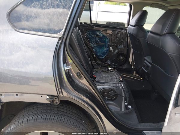 2025 TOYOTA RAV4 XLE PREMIUM — I8