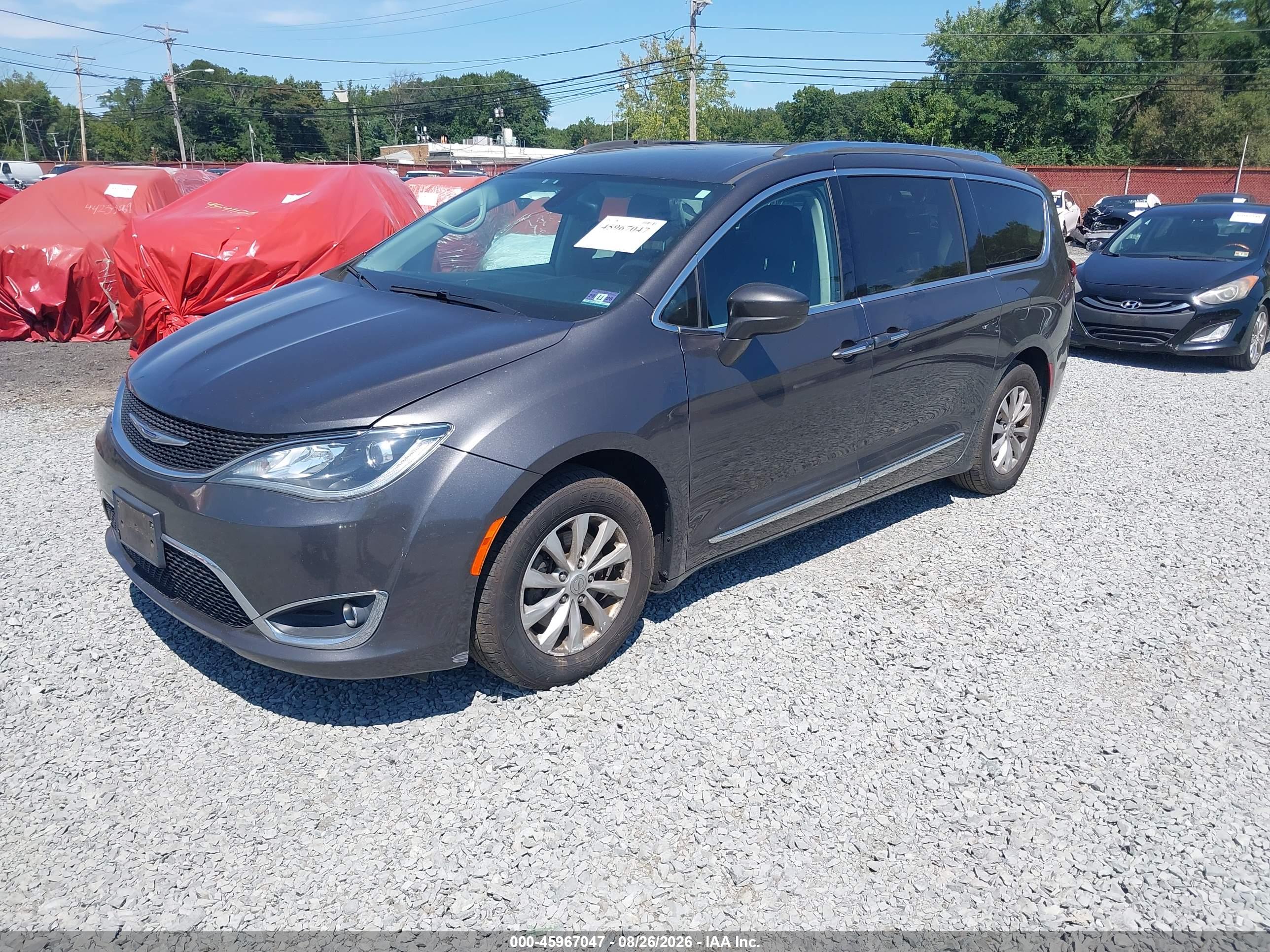 2018 CHRYSLER PACIFICA TOURING L — I2