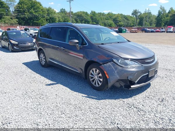2018 CHRYSLER PACIFICA TOURING L — I1