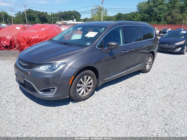 2018 CHRYSLER PACIFICA TOURING L — I2