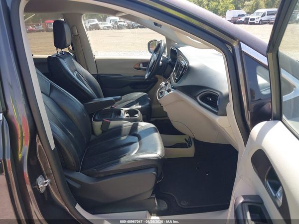 2018 CHRYSLER PACIFICA TOURING L — I5
