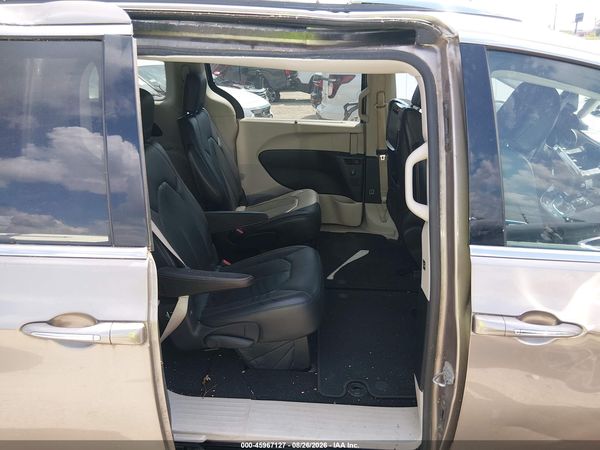 2017 CHRYSLER PACIFICA TOURING-L PLUS — I8