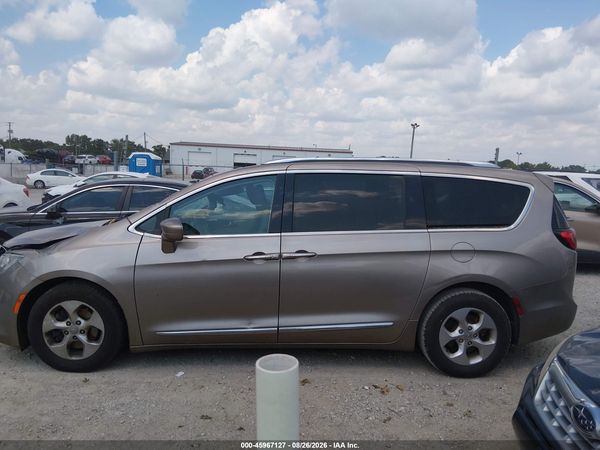 2017 CHRYSLER PACIFICA TOURING-L PLUS — I117