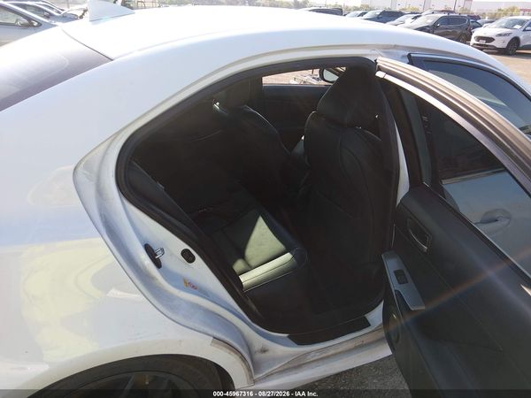 2018 LEXUS IS 300 — I8