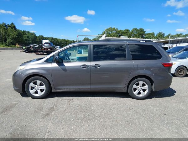 2017 TOYOTA SIENNA