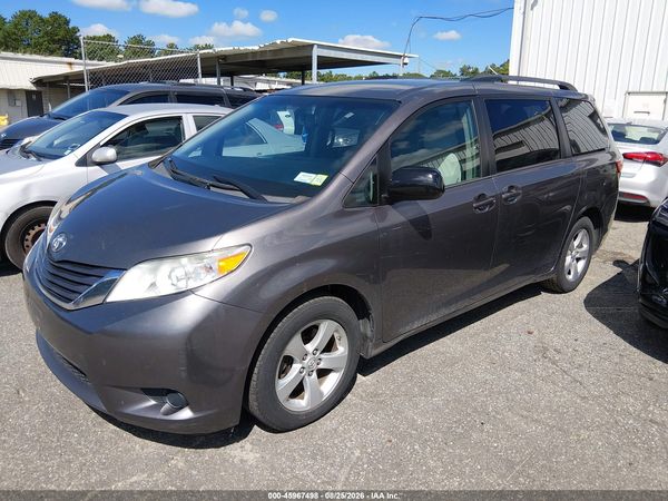 2017 TOYOTA SIENNA LE 8 PASSENGER