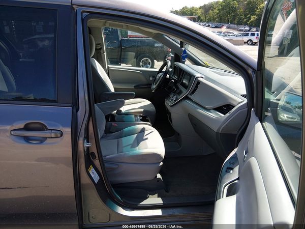 2017 TOYOTA SIENNA LE 8 PASSENGER