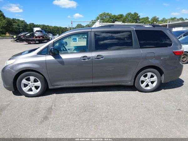 2017 TOYOTA SIENNA LE 8 PASSENGER