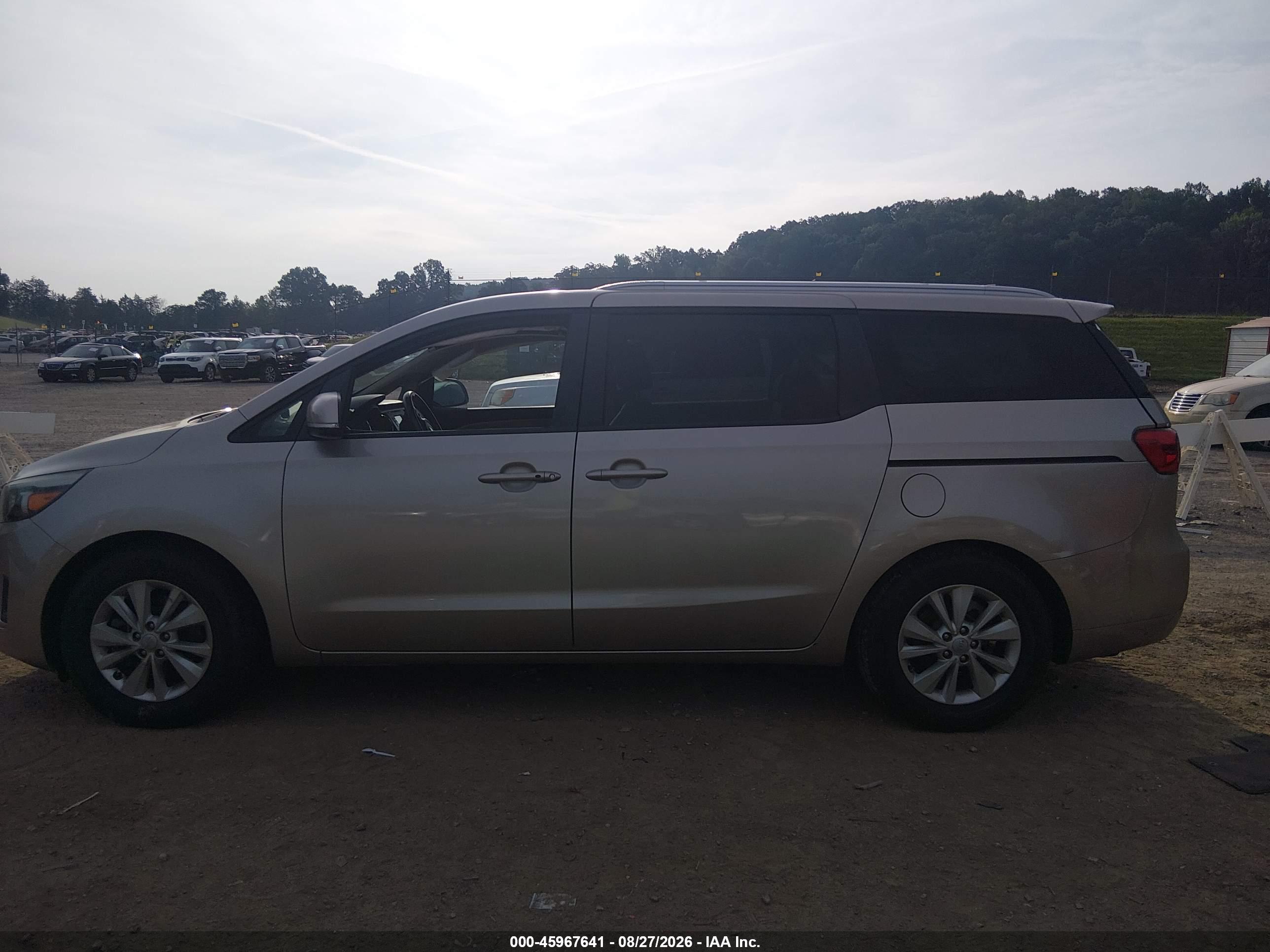 2017 KIA SEDONA LX