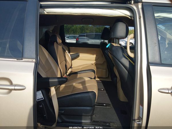 2017 KIA SEDONA LX
