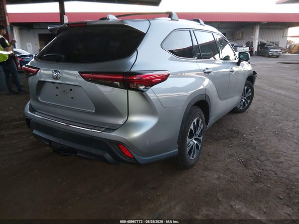 2021 TOYOTA HIGHLANDER XLE
