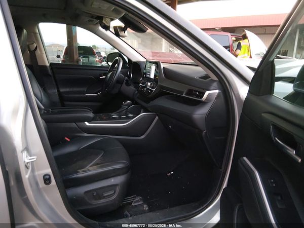 2021 TOYOTA HIGHLANDER XLE