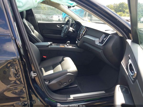 2025 VOLVO XC60 B5 CORE