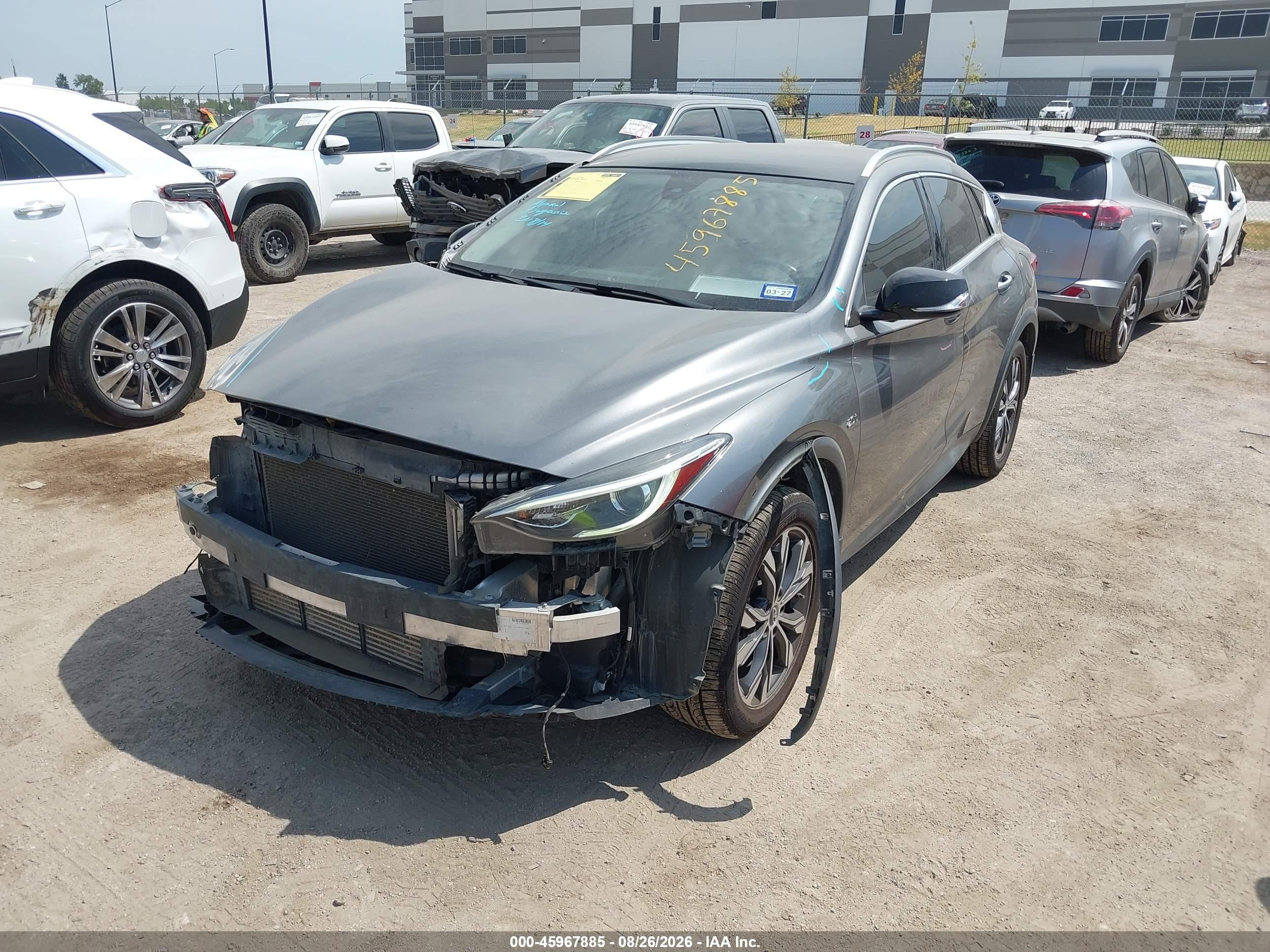 2017 INFINITI QX30 PREMIUM — I2