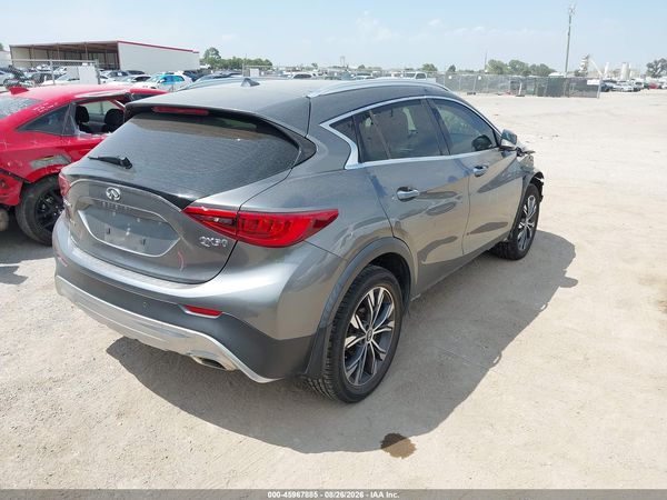 2017 INFINITI QX30 PREMIUM — I4
