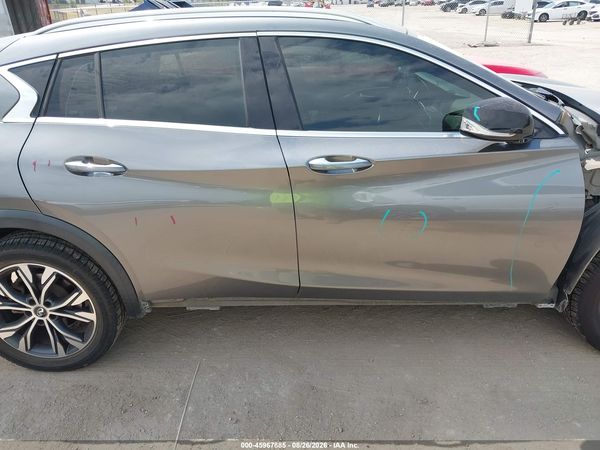 2017 INFINITI QX30 PREMIUM — I116
