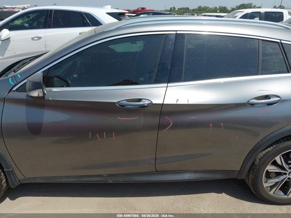 2017 INFINITI QX30 PREMIUM — I117