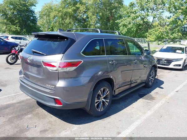 2016 TOYOTA HIGHLANDER XLE V6 — I4