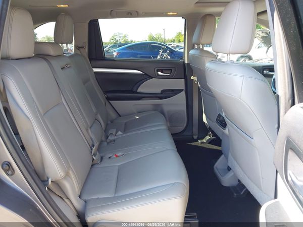 2016 TOYOTA HIGHLANDER XLE V6 — I8