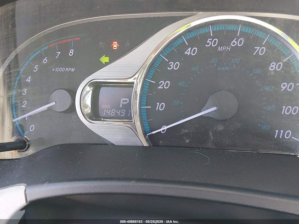 2012 TOYOTA SIENNA XLE V6 8 PASSENGER — I7