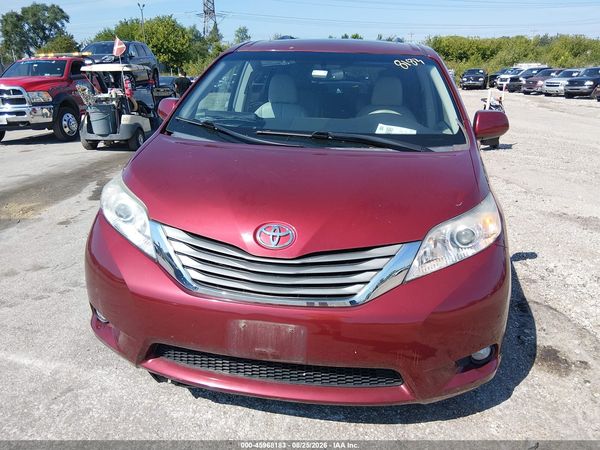 2012 TOYOTA SIENNA XLE V6 8 PASSENGER — I115