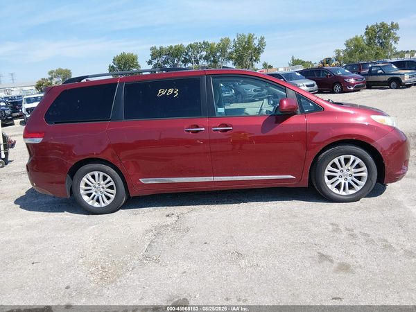2012 TOYOTA SIENNA XLE V6 8 PASSENGER — I116